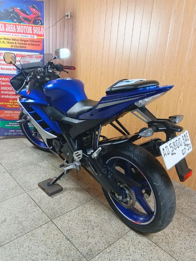 R15 v2 2016 low KM