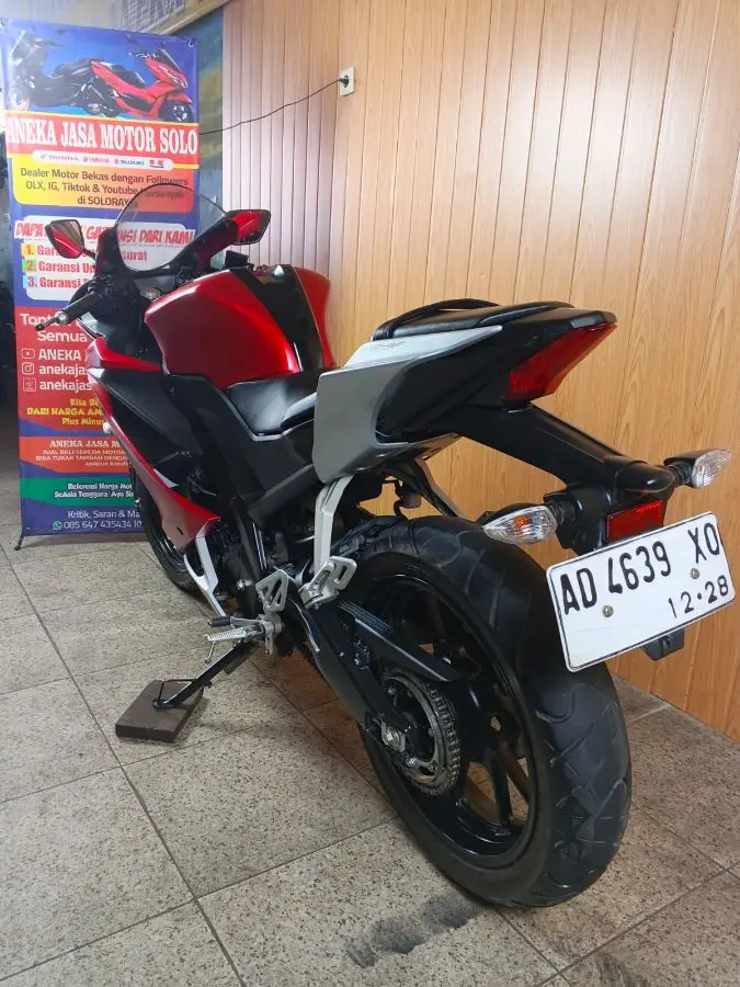 R15 v3 2017 low KM