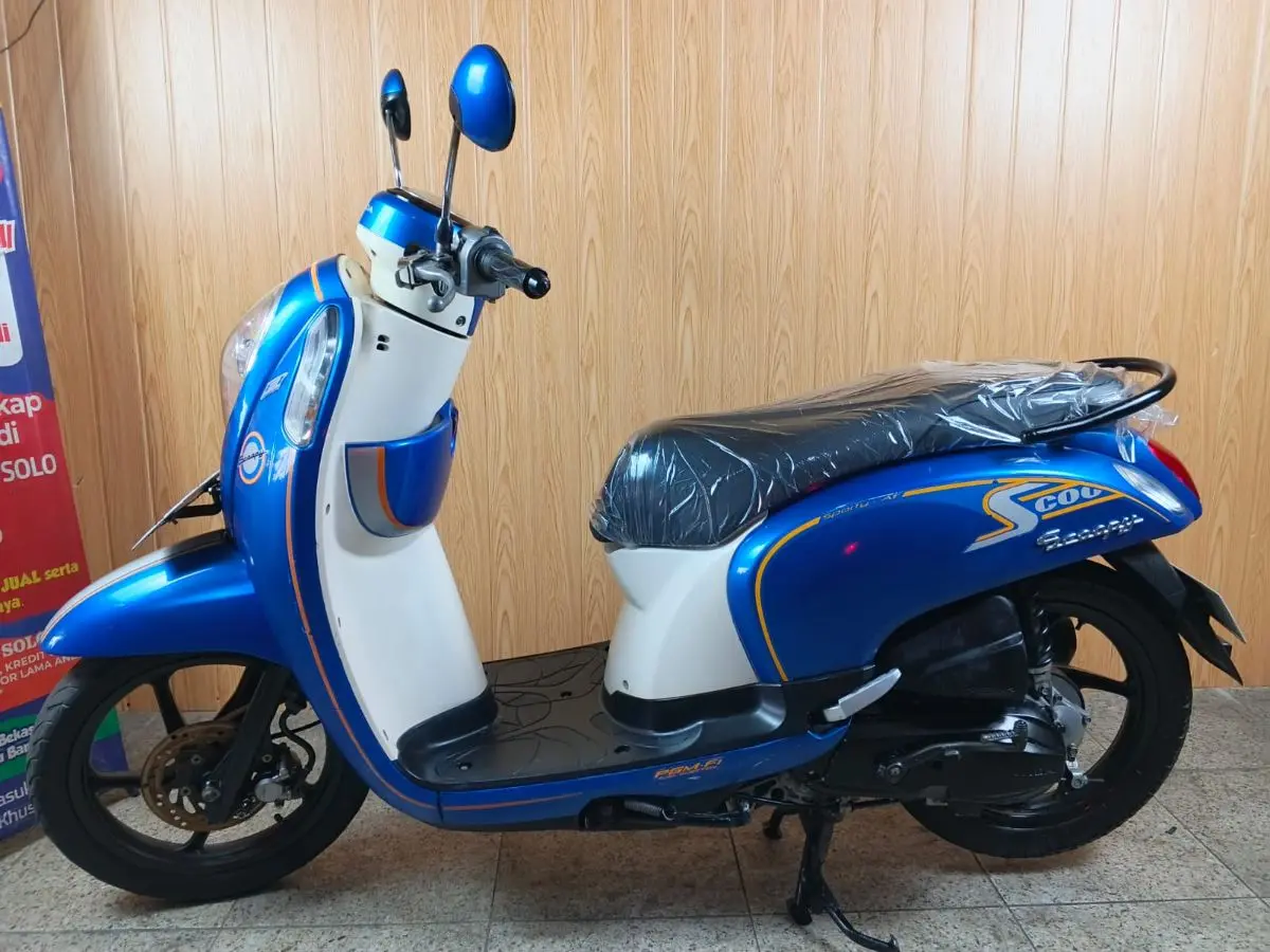 Scoopy fi 2014 garansi service 1 Minggu